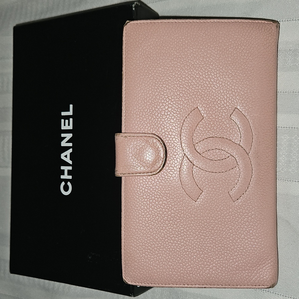 CHANEL Pink Caviar Leather Wallet